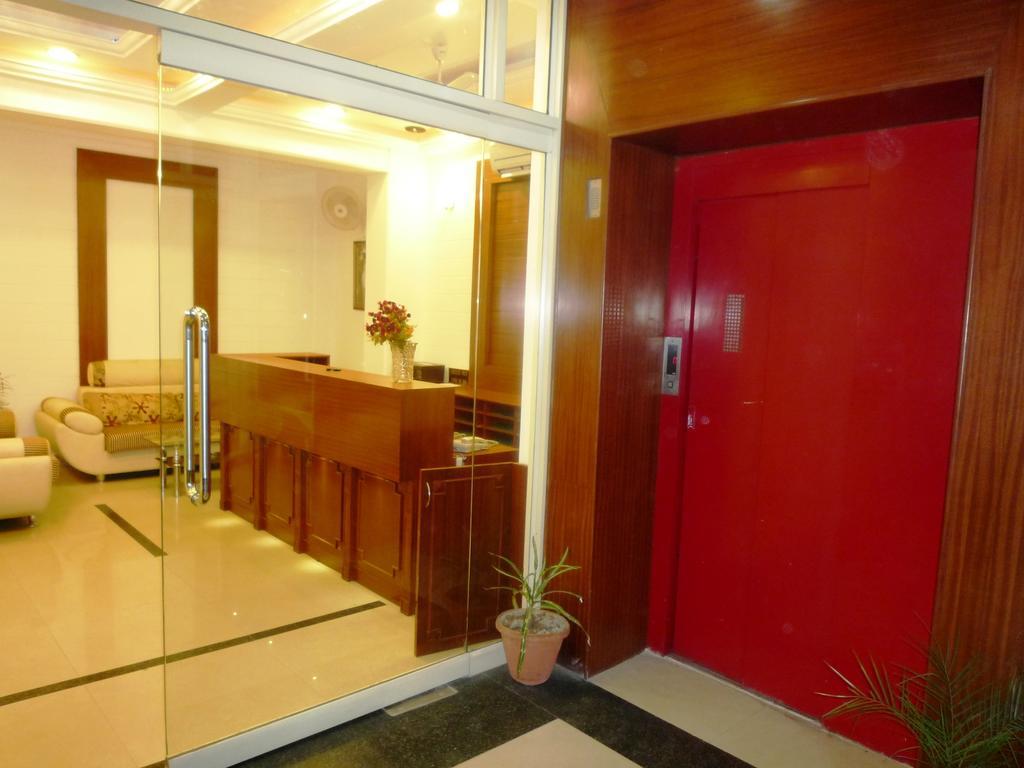 Hotel Sunrise Inn Лакхнау Экстерьер фото