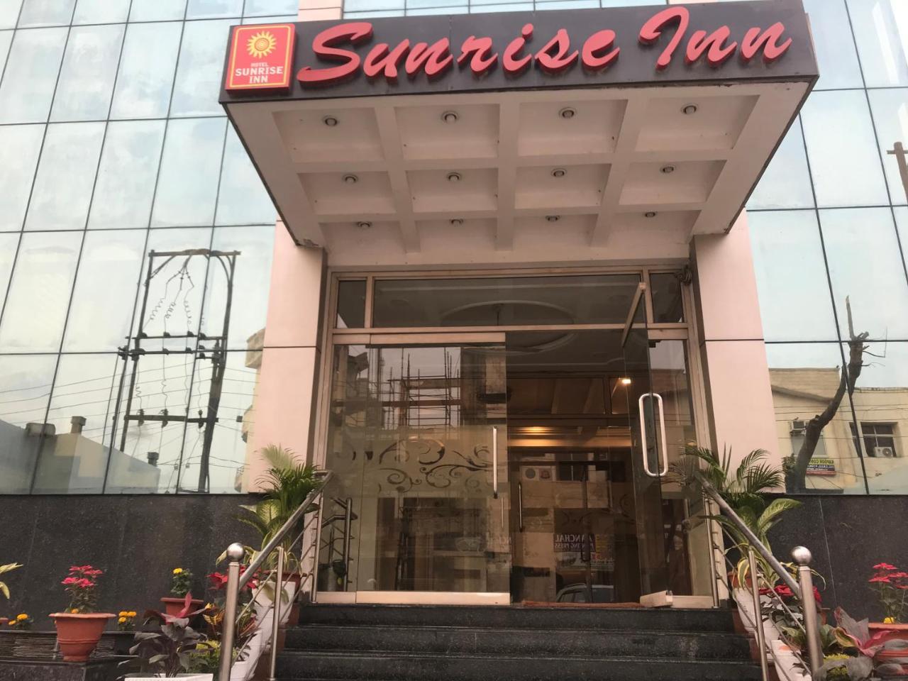 Hotel Sunrise Inn Лакхнау Экстерьер фото