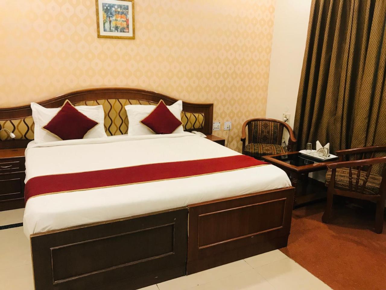 Hotel Sunrise Inn Лакхнау Экстерьер фото