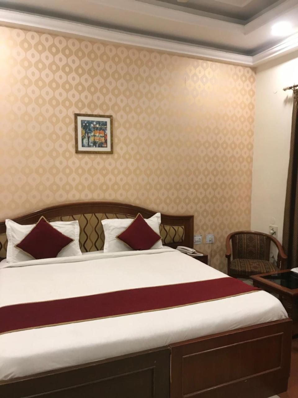 Hotel Sunrise Inn Лакхнау Экстерьер фото